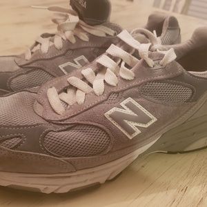 Barely worn 993 New Balance Shoes. Size 11.5.
